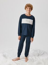 Acoola     Tom 20114280048 -