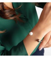 outlet46 Moderner Calvin Klein Damen Armreif Edelstahl-Armband mit cremeweiß