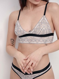 25.03  CONTE ELEGANT ������ CONTE ������ � ������������ ������� �� ���������� ��